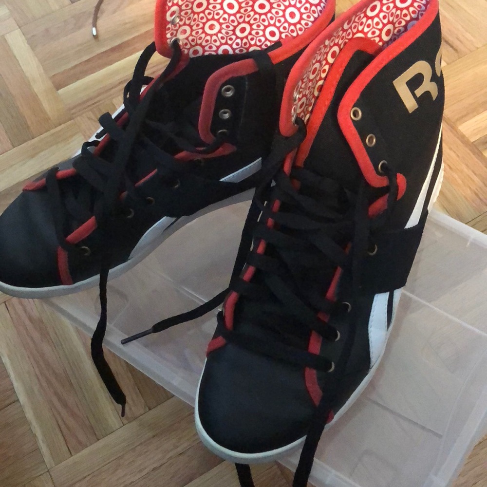 Reebok classics black, red and white sneakers